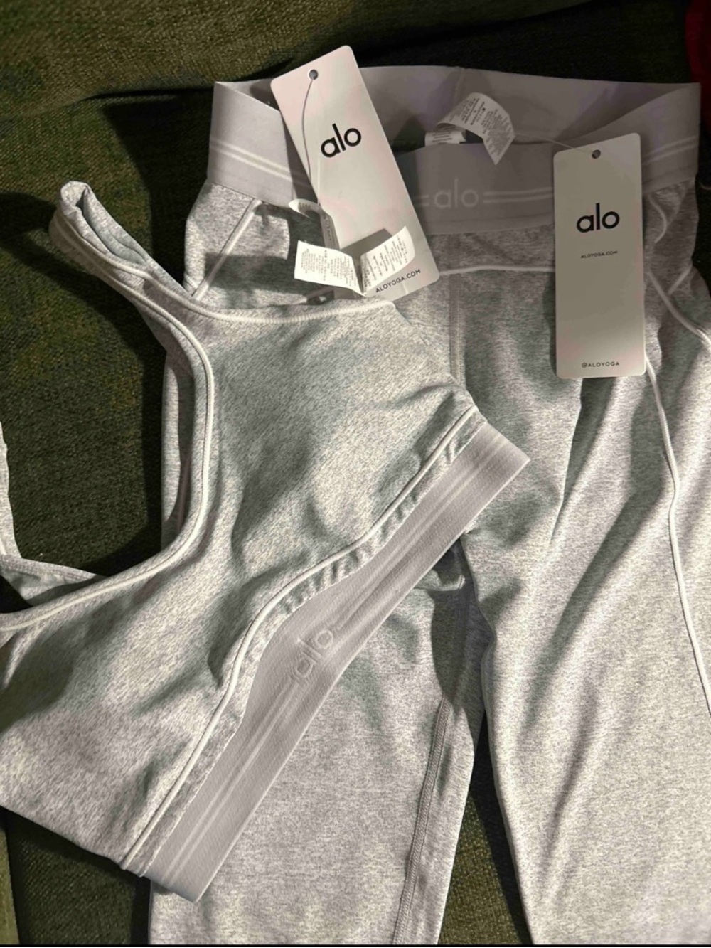 ALO Yoga Light Gray Seamless Sports Bra & Leggings Set